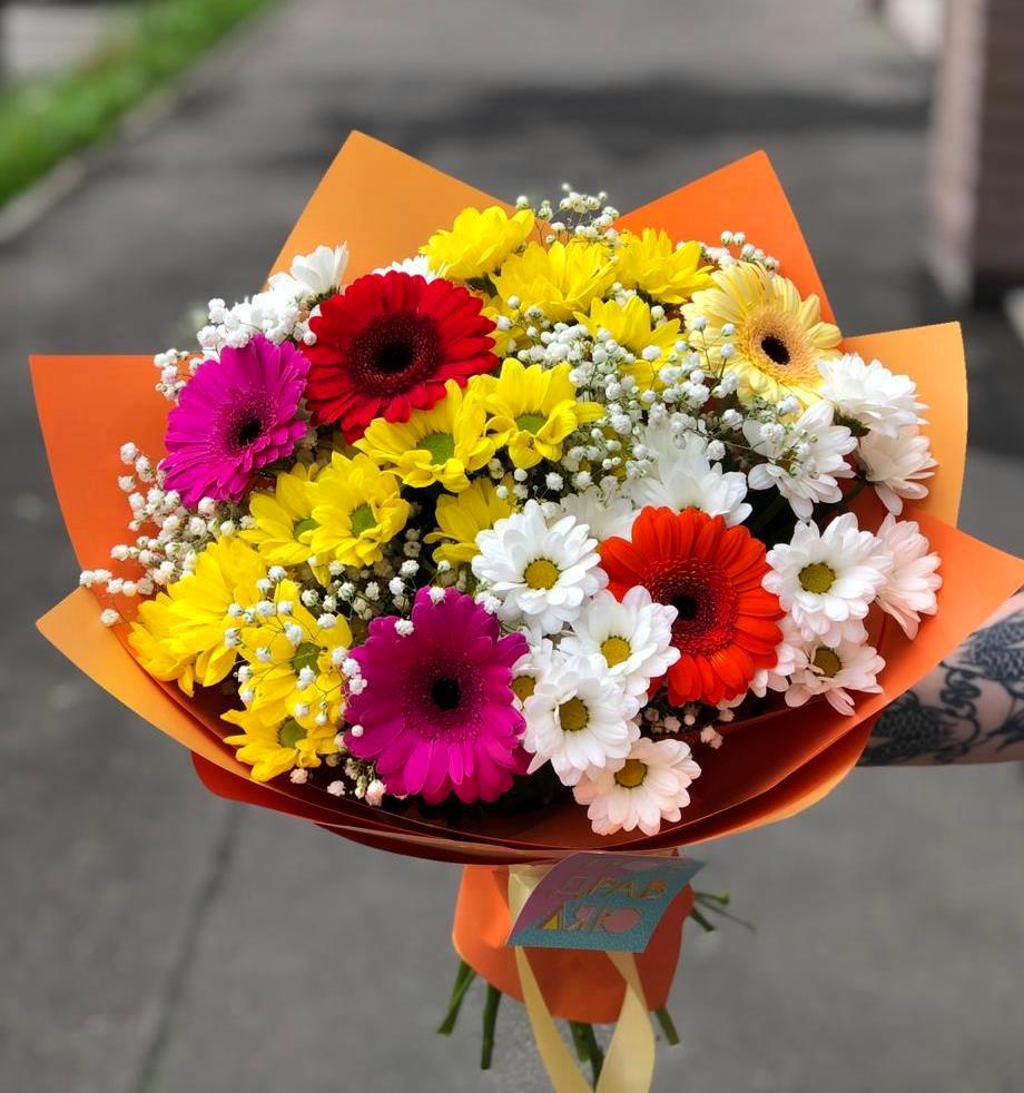 Букет цветов из: Герберы и Хризантемы в Кагальницкой