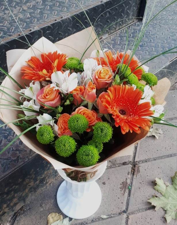 Букет цветов из: Герберы, Хризантемы, Альстромерии и Розы в Кагальницкой