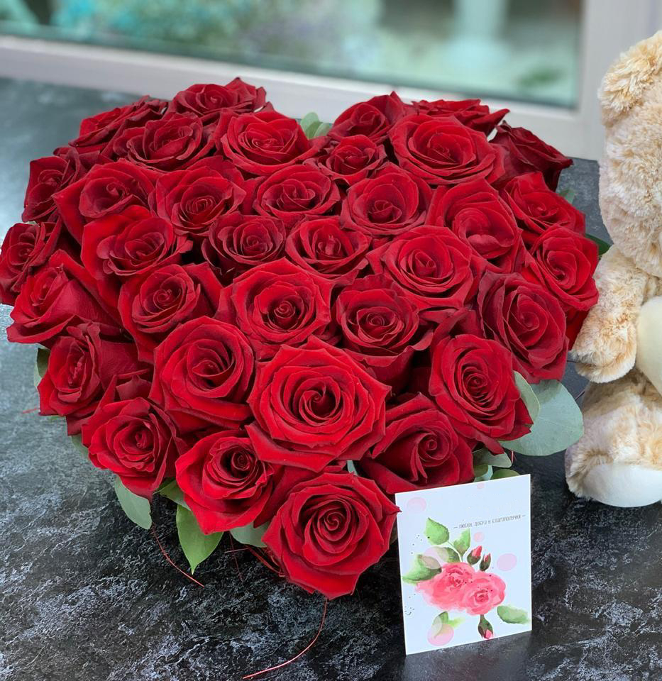 Цветочная композиция из Розы в виде сердца в Кагальницкой