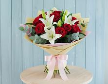 Букет цветов из:  Лилии и Розы в Кагальницкой