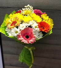 Букет цветов из:  Герберы и Хризантемы в Кагальницкой