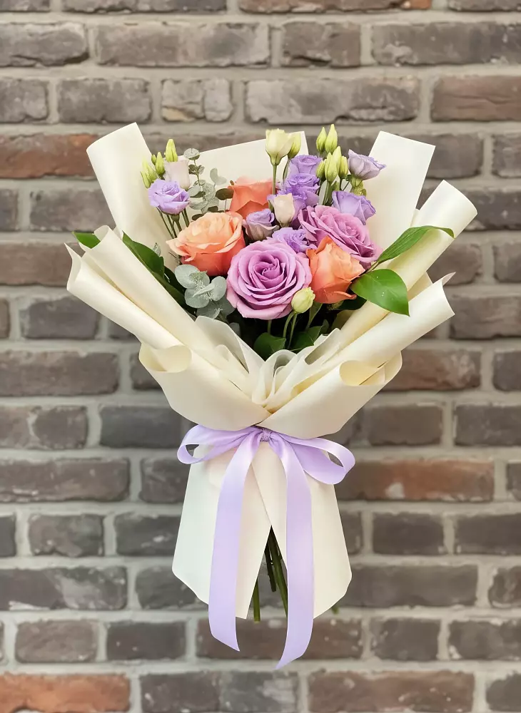 Букет цветов из: Лизиантусы и Розы в Кагальницкой