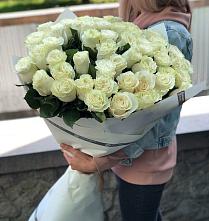 Букет 35 Белых роз в Кагальницкой
