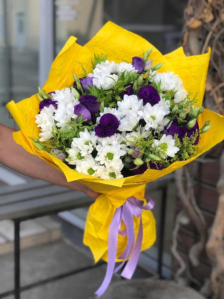Букет цветов из: Ирисы, Хризантемы и Ромашки в Кагальницкой