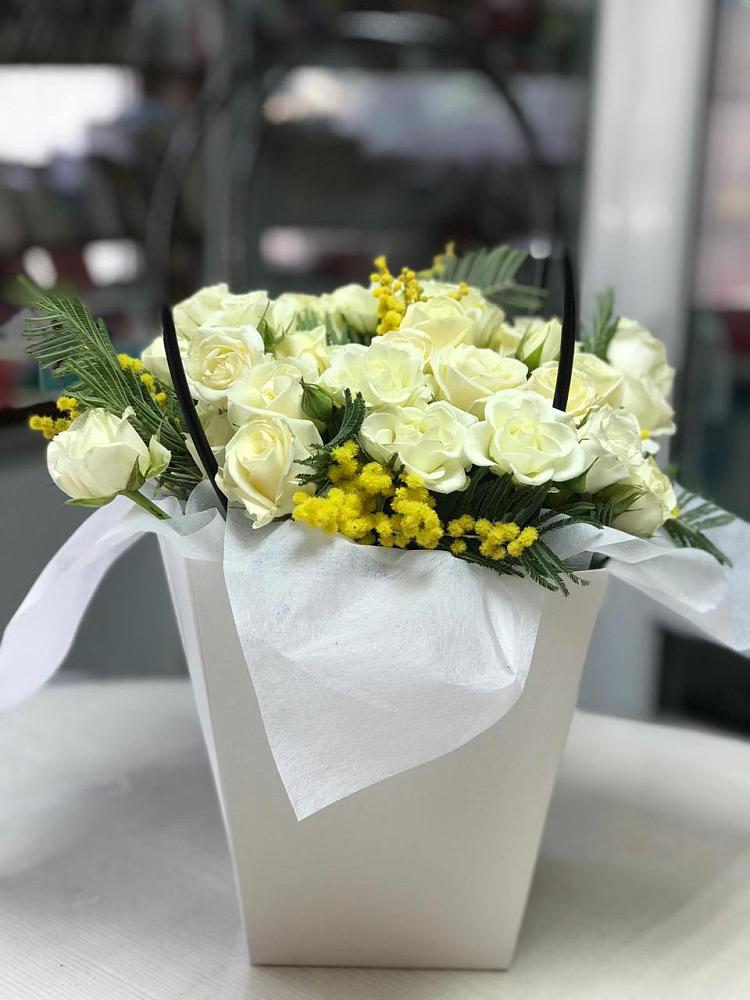 Цветочная композиция из Розы  в Кагальницкой