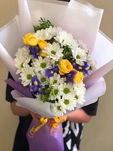 Букет цветов из:  Ирисы, Хризантемы и Розы #REPLACE_PRED# Кагальницкой