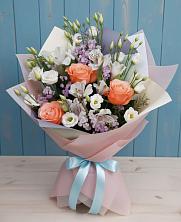 Букет цветов из:  Лизиантусы, Розы, Альстромерии и Гипсофила в Кагальницкой