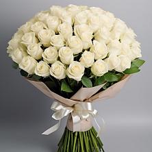 Букет 101 беля роза Белоснежка в Кагальницкой