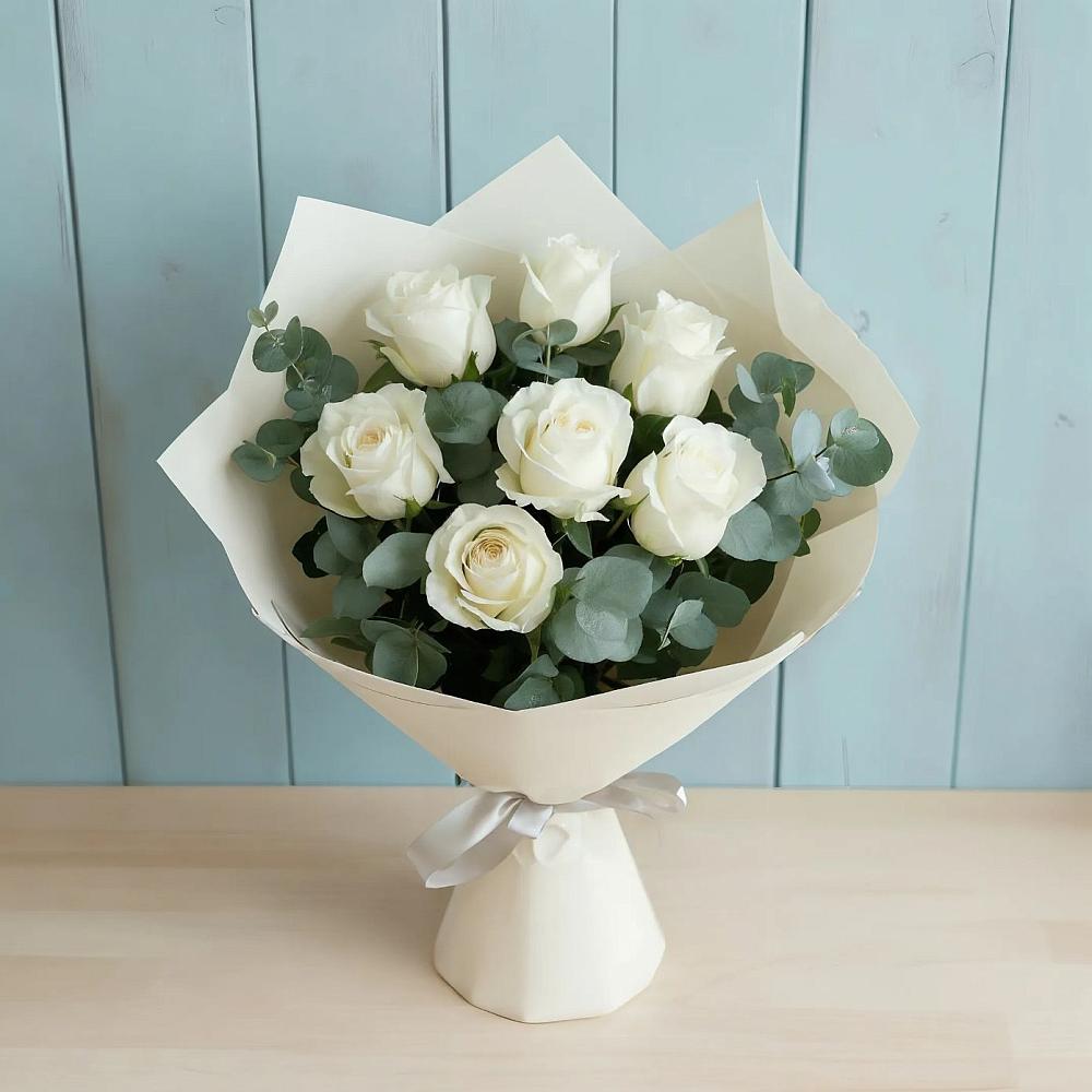 Букет Белые розы в Эвкалипте в Кагальницкой