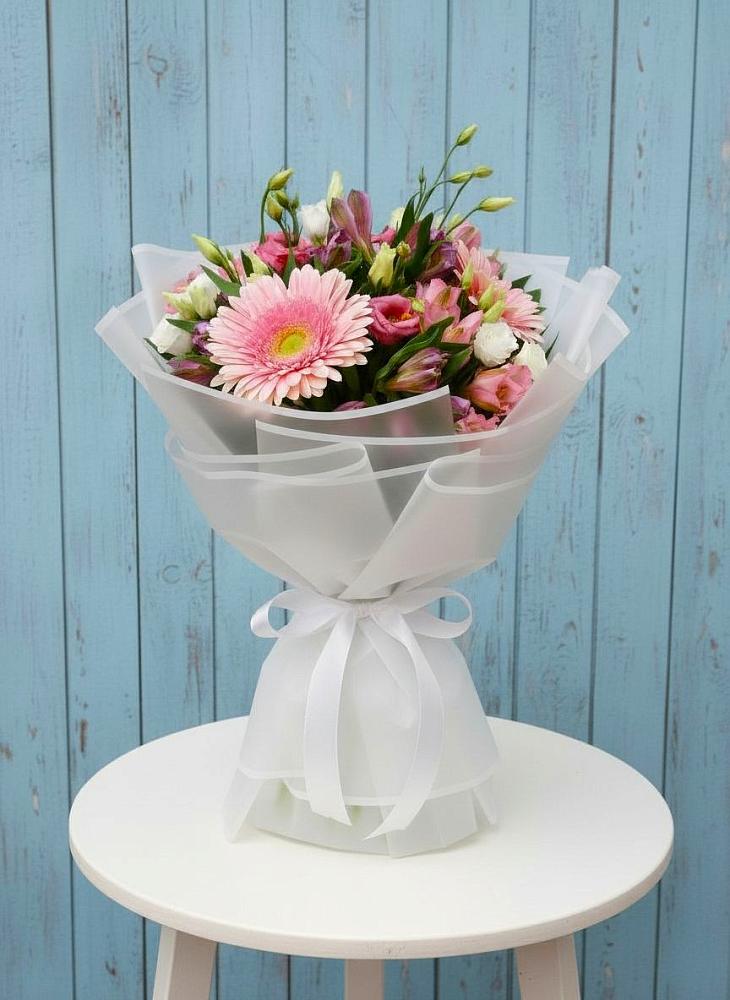 Букет цветов из: Герберы, Альстромерии и Лизиантусы в Кагальницкой