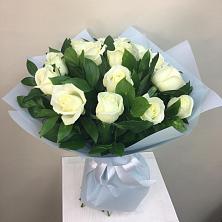 Букет 15 Белых роз Проуд в Кагальницкой
