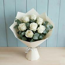Букет Белые розы в Эвкалипте в Кагальницкой