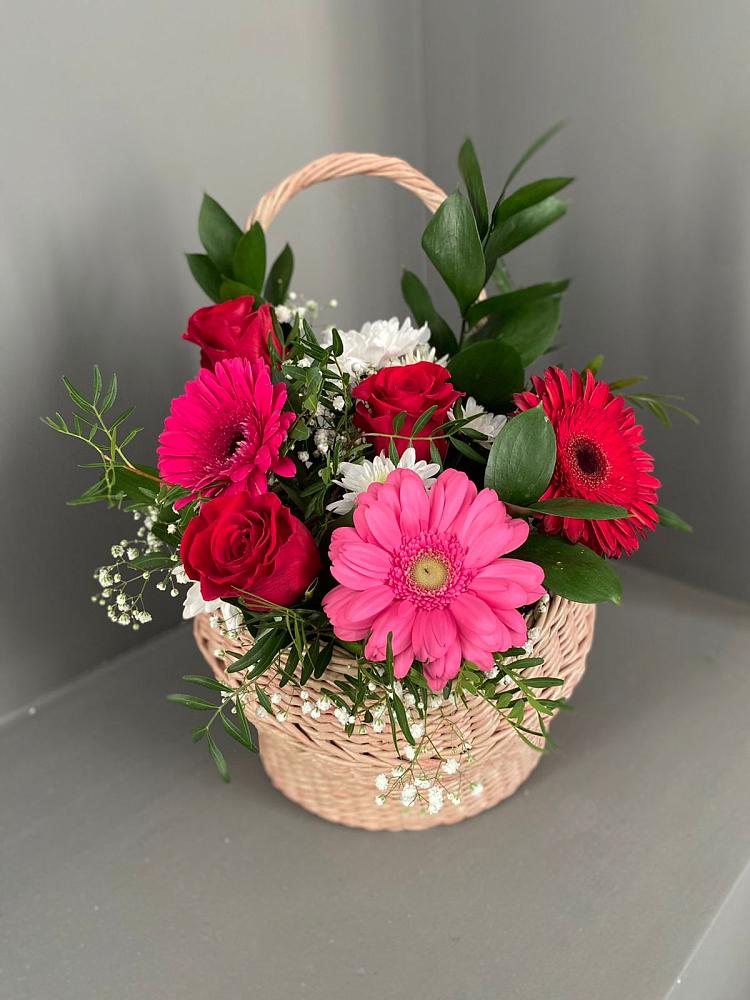 Цветочная композиция из Розы, Хризантемы и Герберы в корзине в Кагальницкой